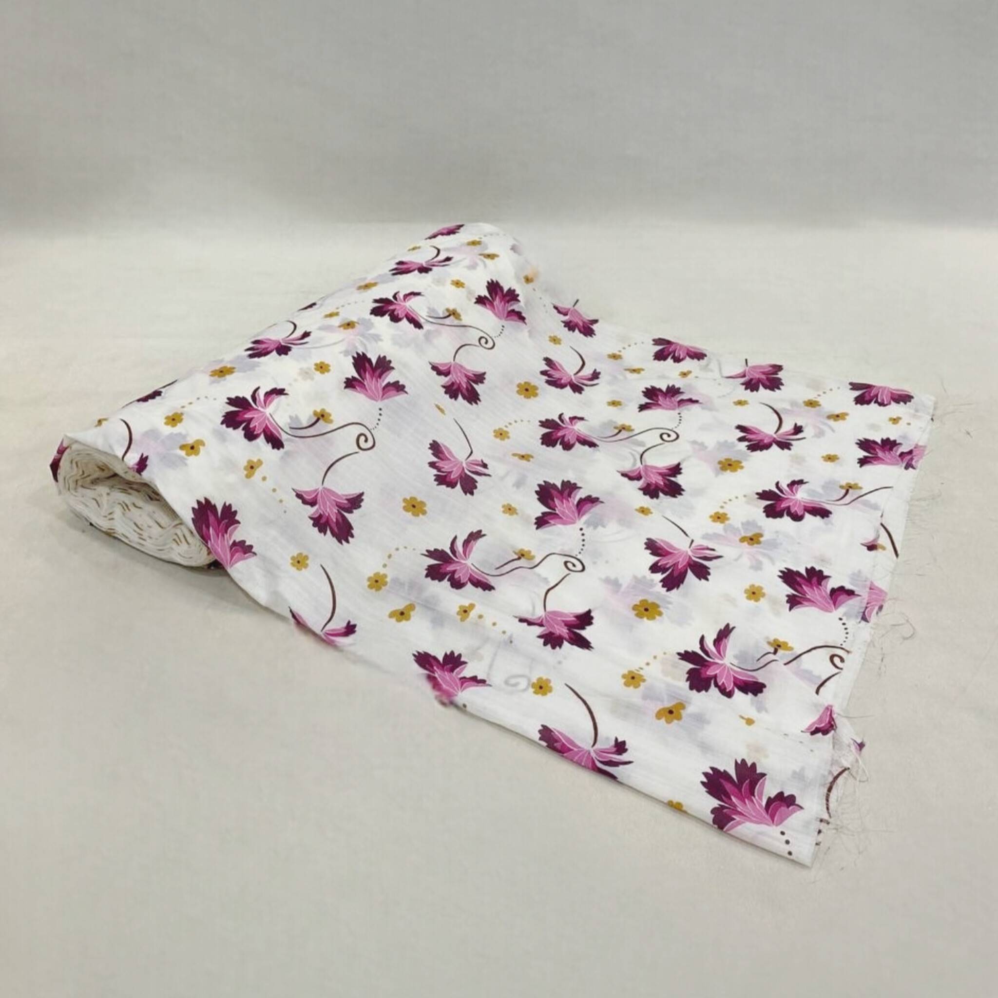 پارچه پرده ای تور گلدار